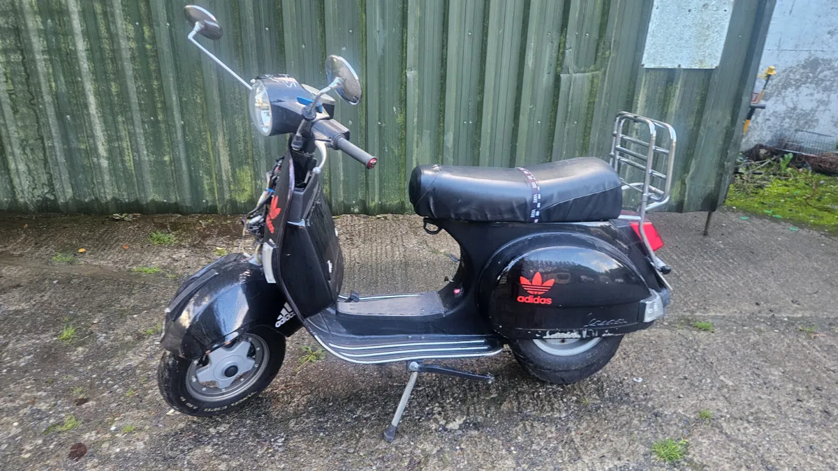 LML Scooter  vespa 2013 - Image 1
