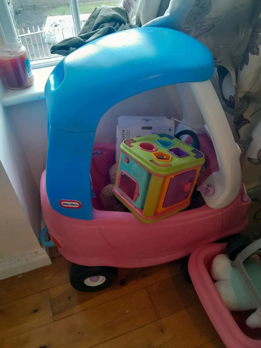 Baby seat, scooter & toys - Image 3