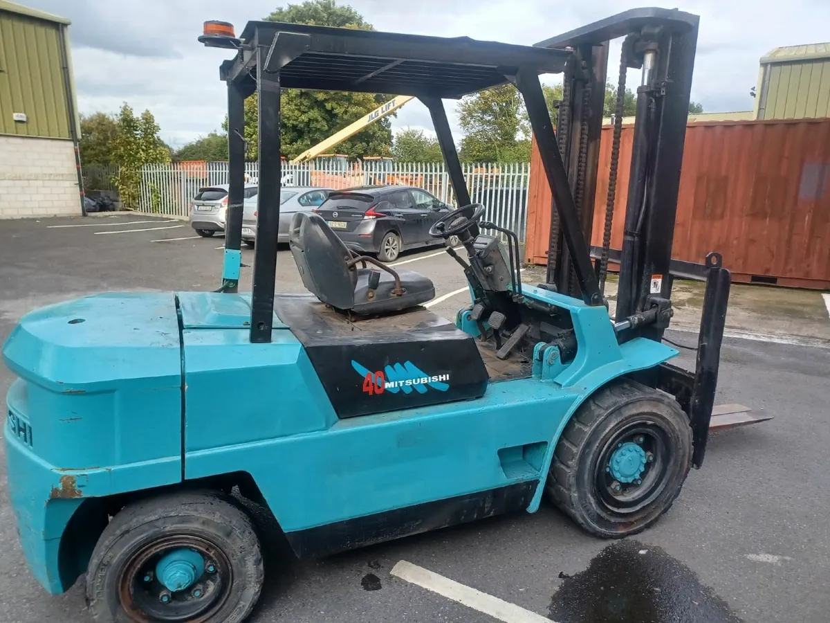 Forklift - Image 4