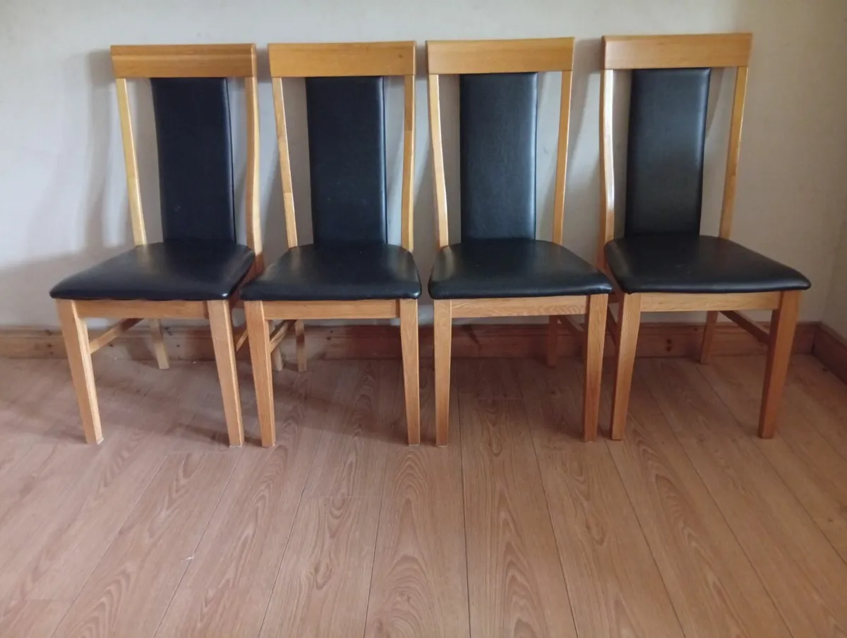 Oak solid quality dining chairs set 6months - Image 1