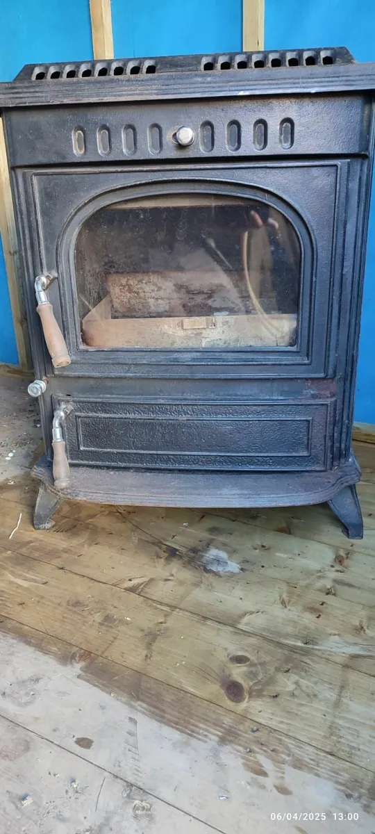 Mulberry stove - Image 1