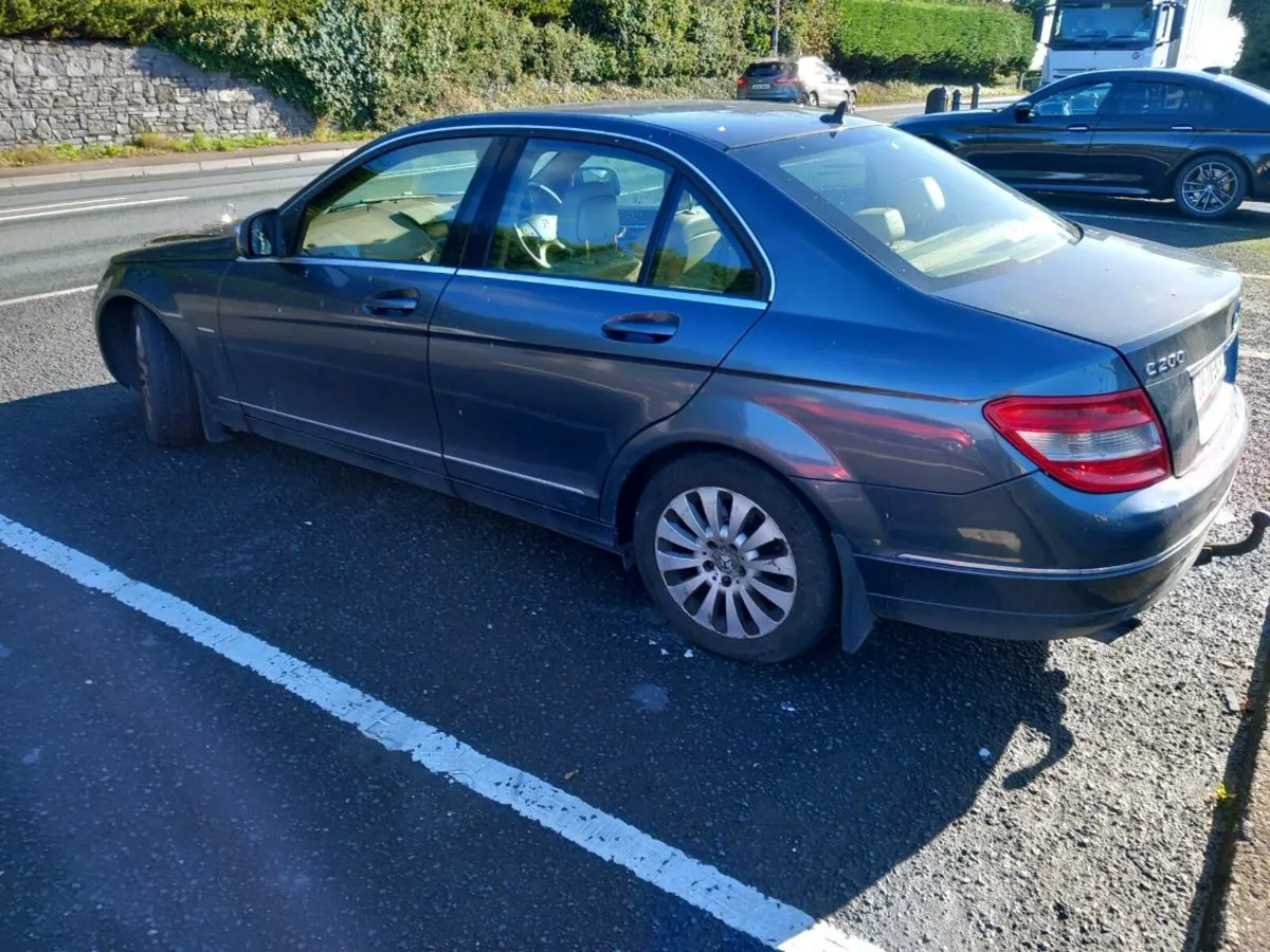 Mercedes - Image 2
