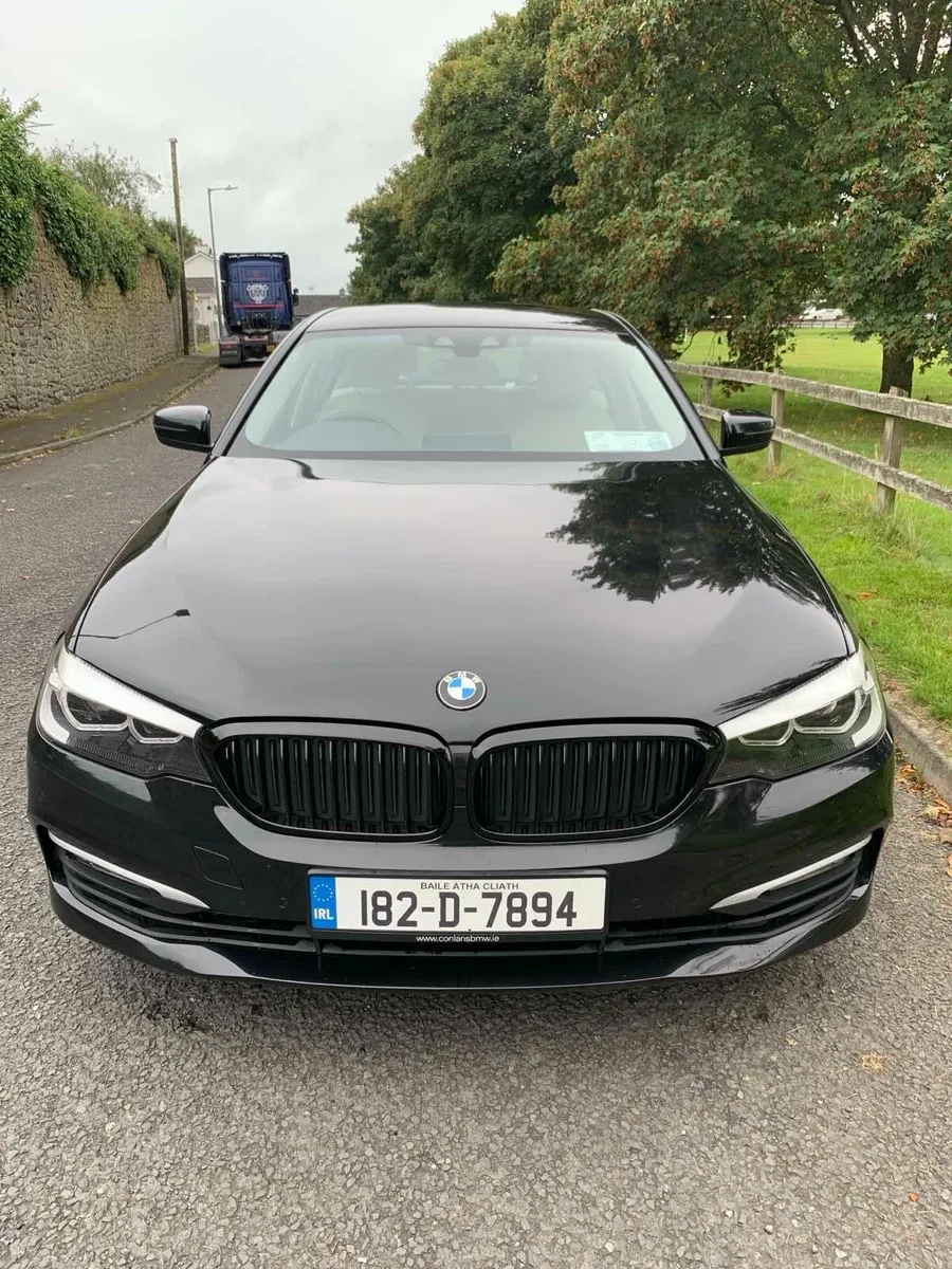 BMW 5-Series 2018 - Image 2