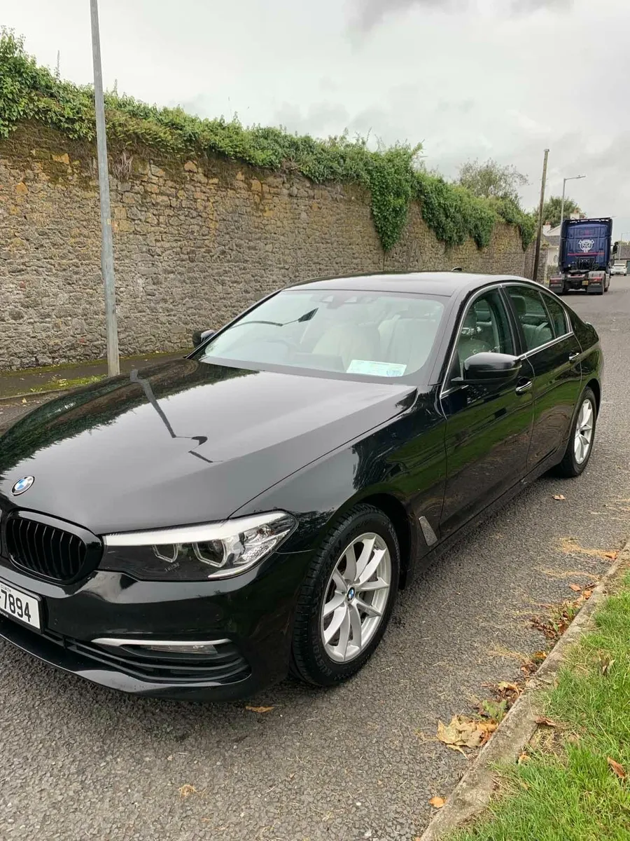 BMW 5-Series 2018 - Image 1