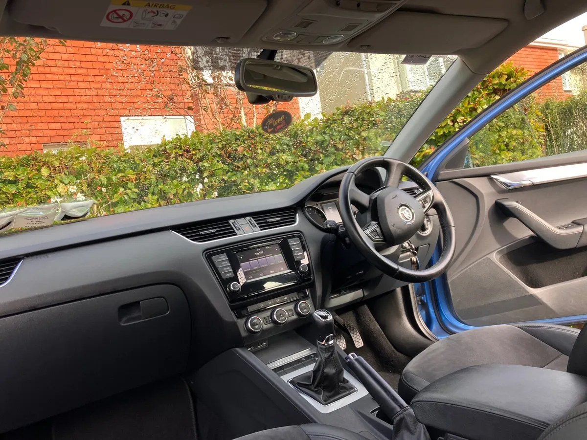 Skoda Octavia Estate 2l Diesel 150hp elegance - Image 3