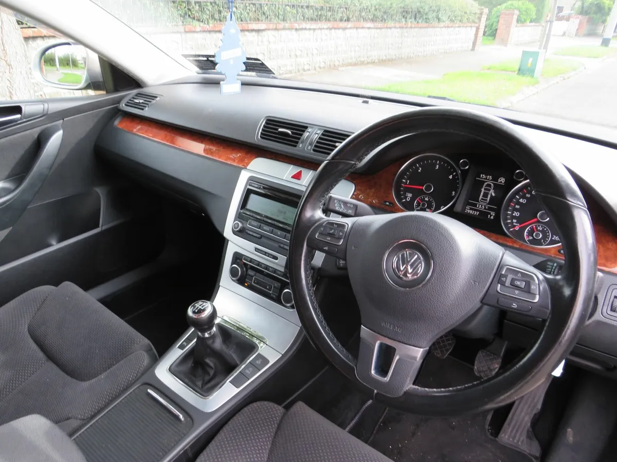 Volkswagen Passat 2010  JUST NCTD 08/26 FSH DIESEL - Image 3
