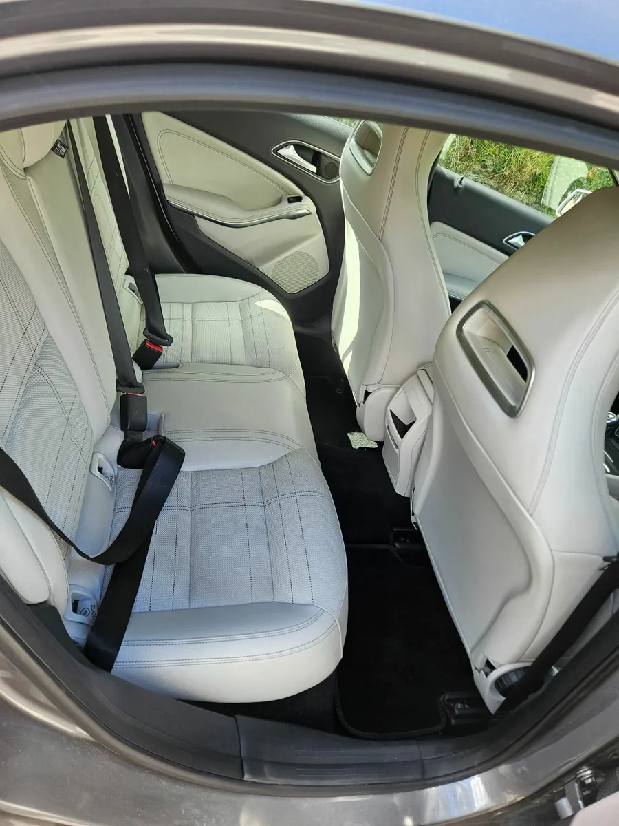 Mercedes-Benz A-Class 2014 - Image 2