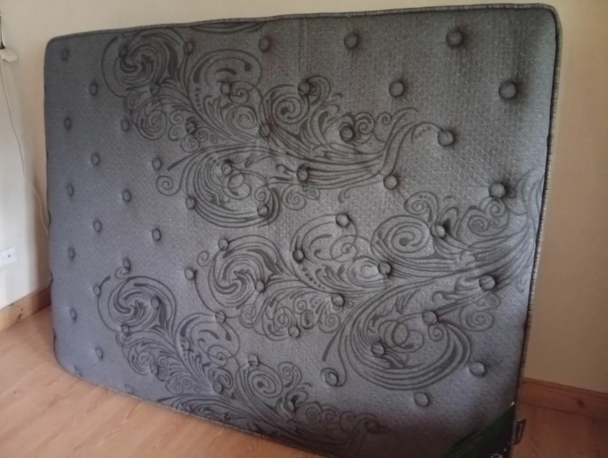 New Luxury Expensive King size Hilton mattress - Image 1