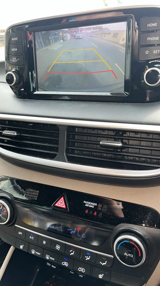 Car - Image 3