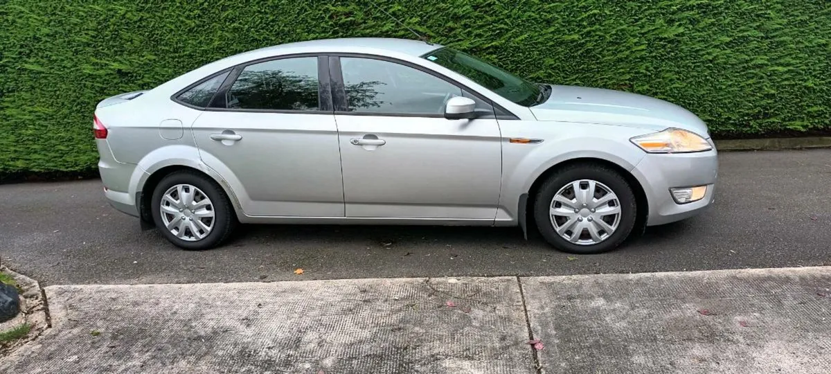 Ford Mondeo (Low Tax €280) 1.8 Diesel Hatchback. - Image 3