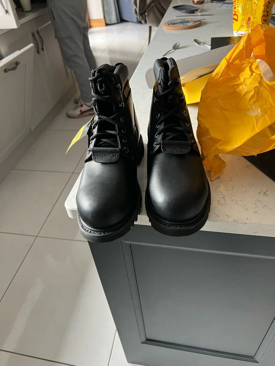 Steel toe boots - Image 1