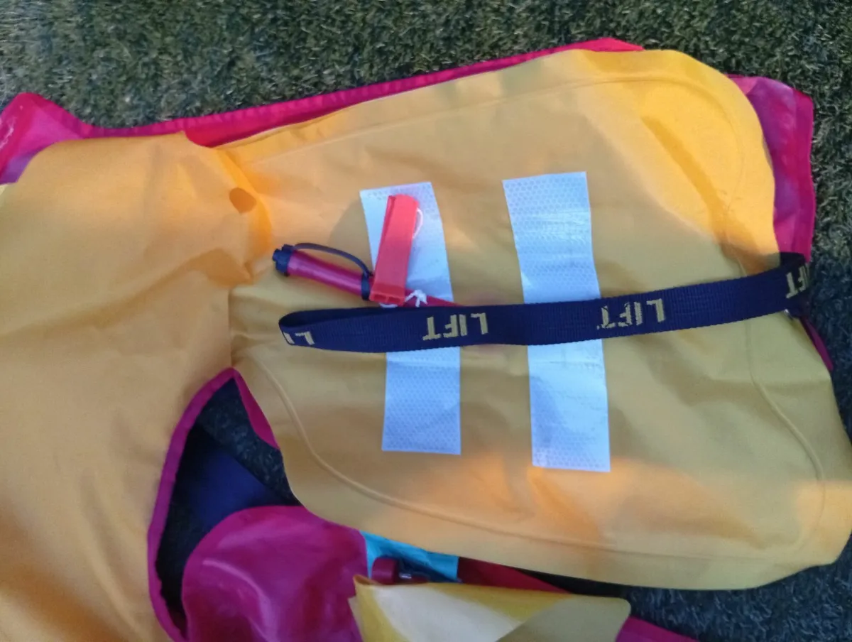 Professional Quality Automatic lifejacket vest - Image 3