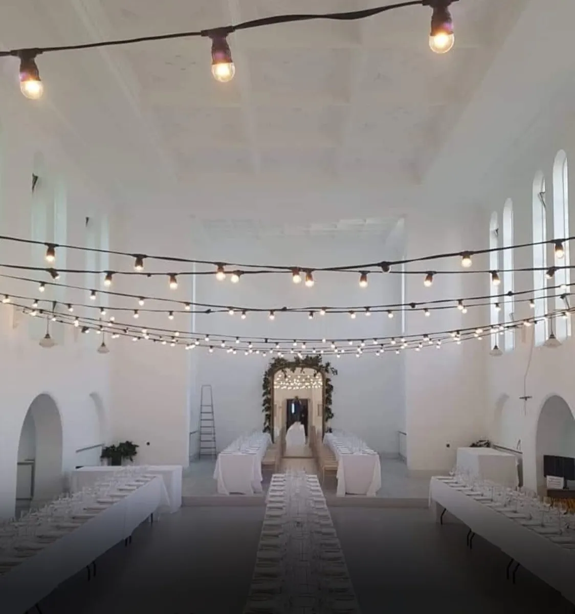 Festoon string lighting