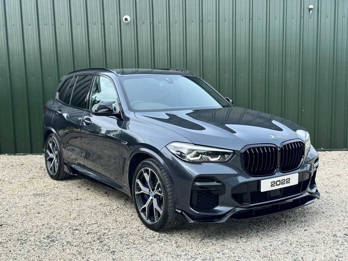 2022 BMW X5 45E MSPORT MASSIVE SPEC - Image 1