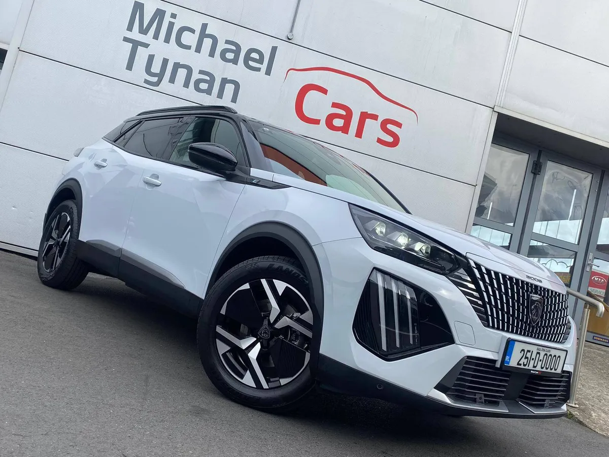 2025 Peugeot 2008 EV GT 54kwh, 17" Alloys - Image 2