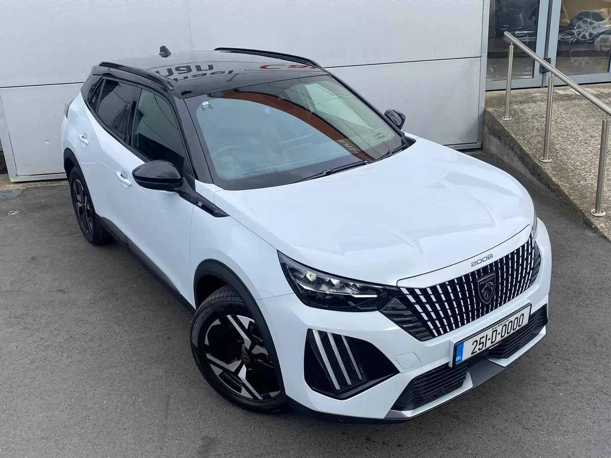 2025 Peugeot 2008 EV GT 54kwh, 17" Alloys - Image 3