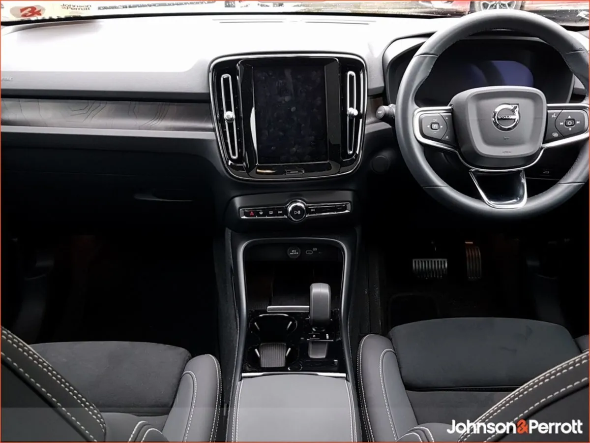 Volvo C40 238hp 69kwh RWD Plus / September Used C - Image 3