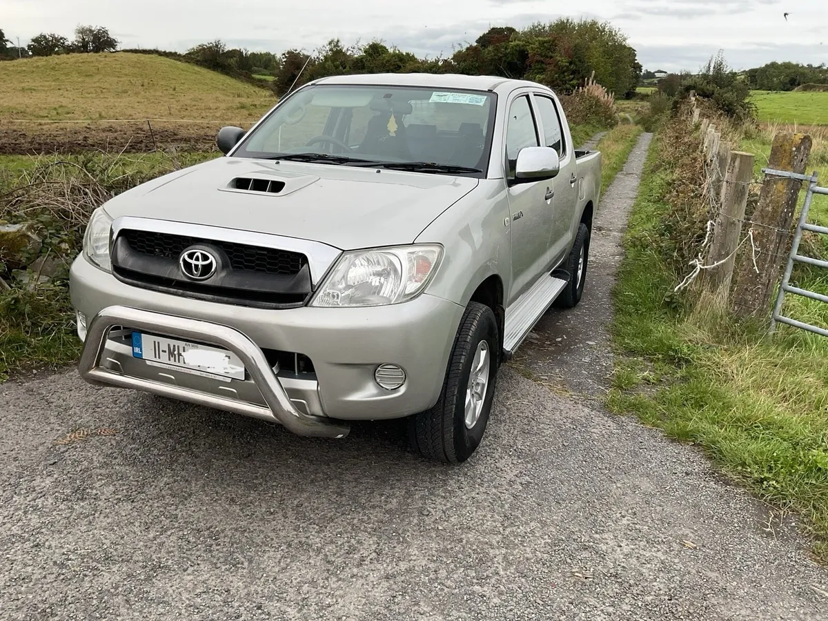 2011 Toyota hilux 2.5 diesel - Image 1