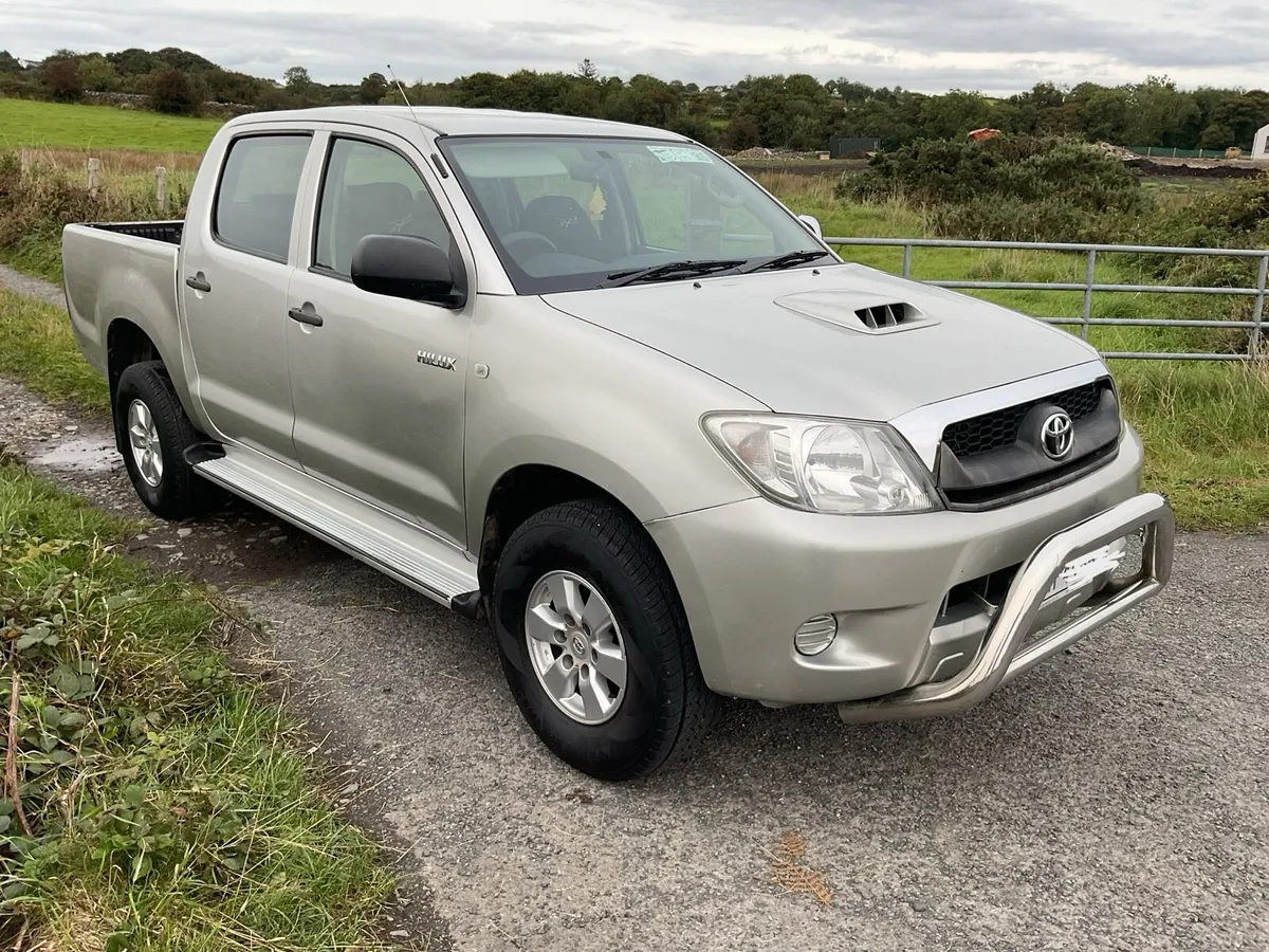 2011 Toyota hilux 2.5 diesel - Image 2