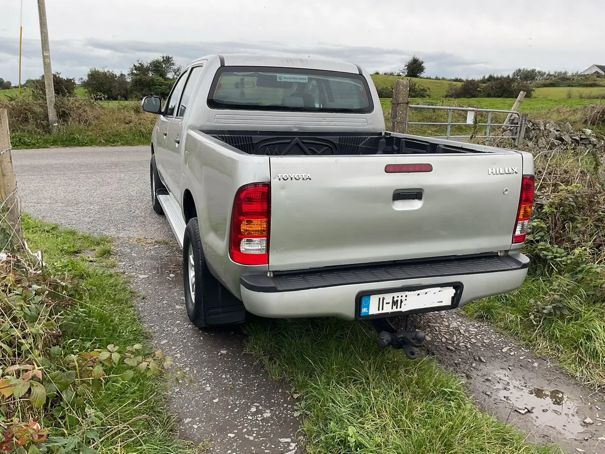 2011 Toyota hilux 2.5 diesel - Image 3