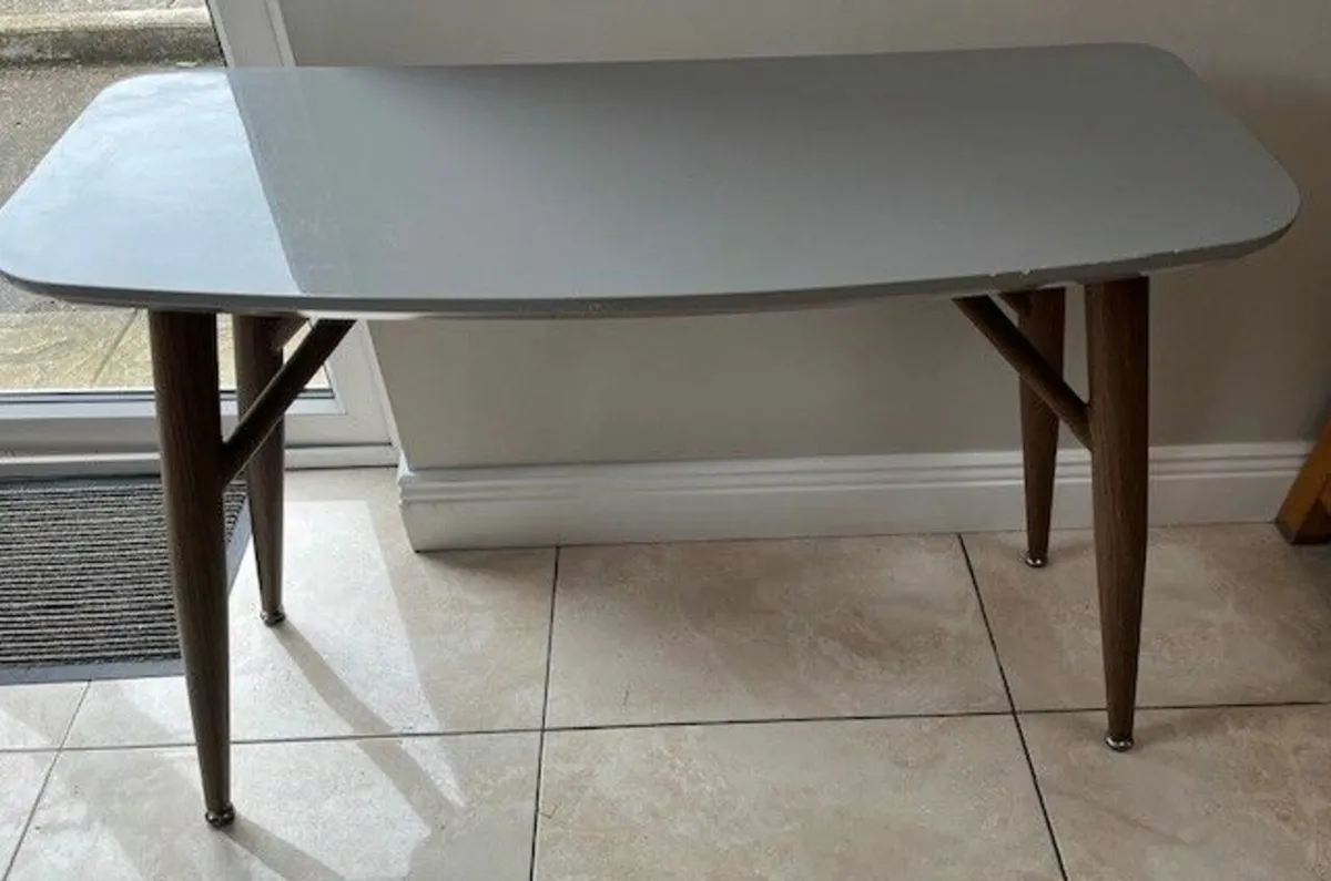 Consol Table - Image 2