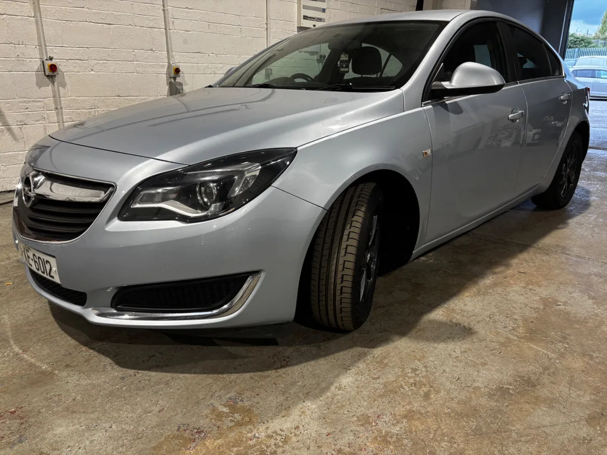 2015 Vauxhall Insignia - Image 1