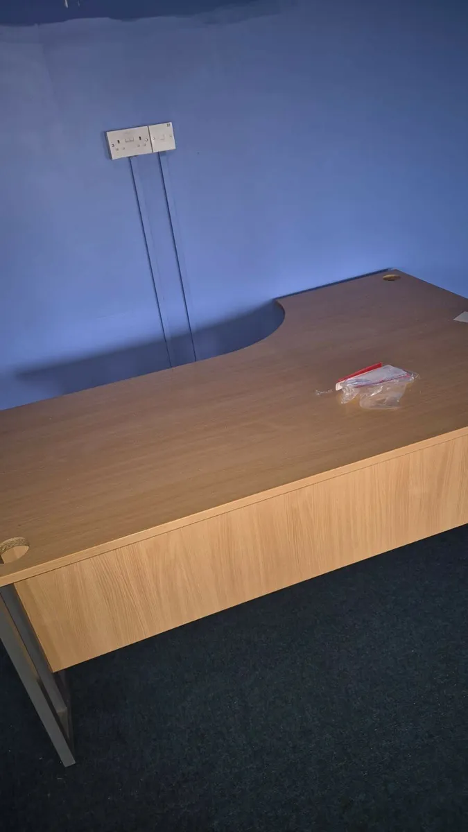 Office furniture & Desktops - Image 2