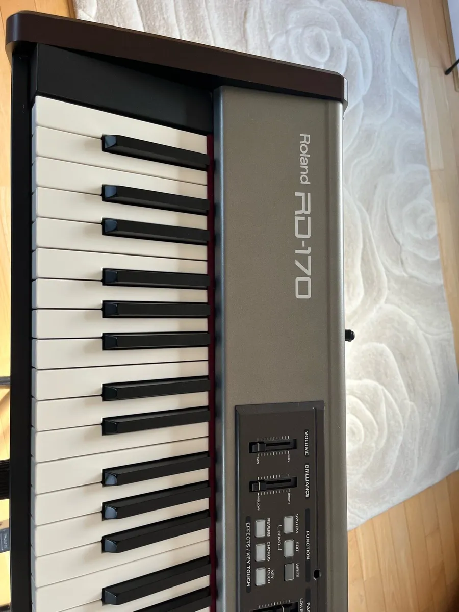 Roland stage piano - Image 2