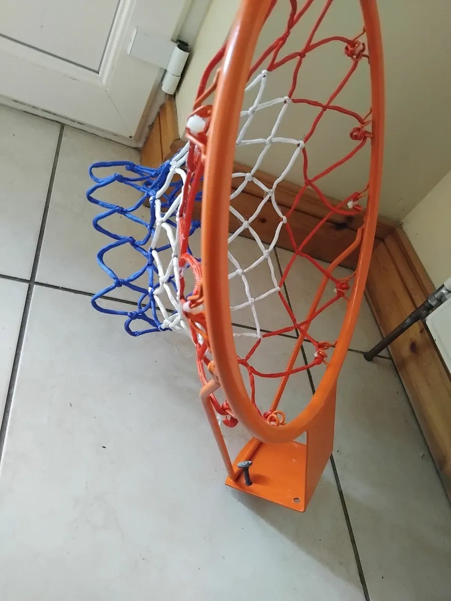 Basketball hoop - Image 1