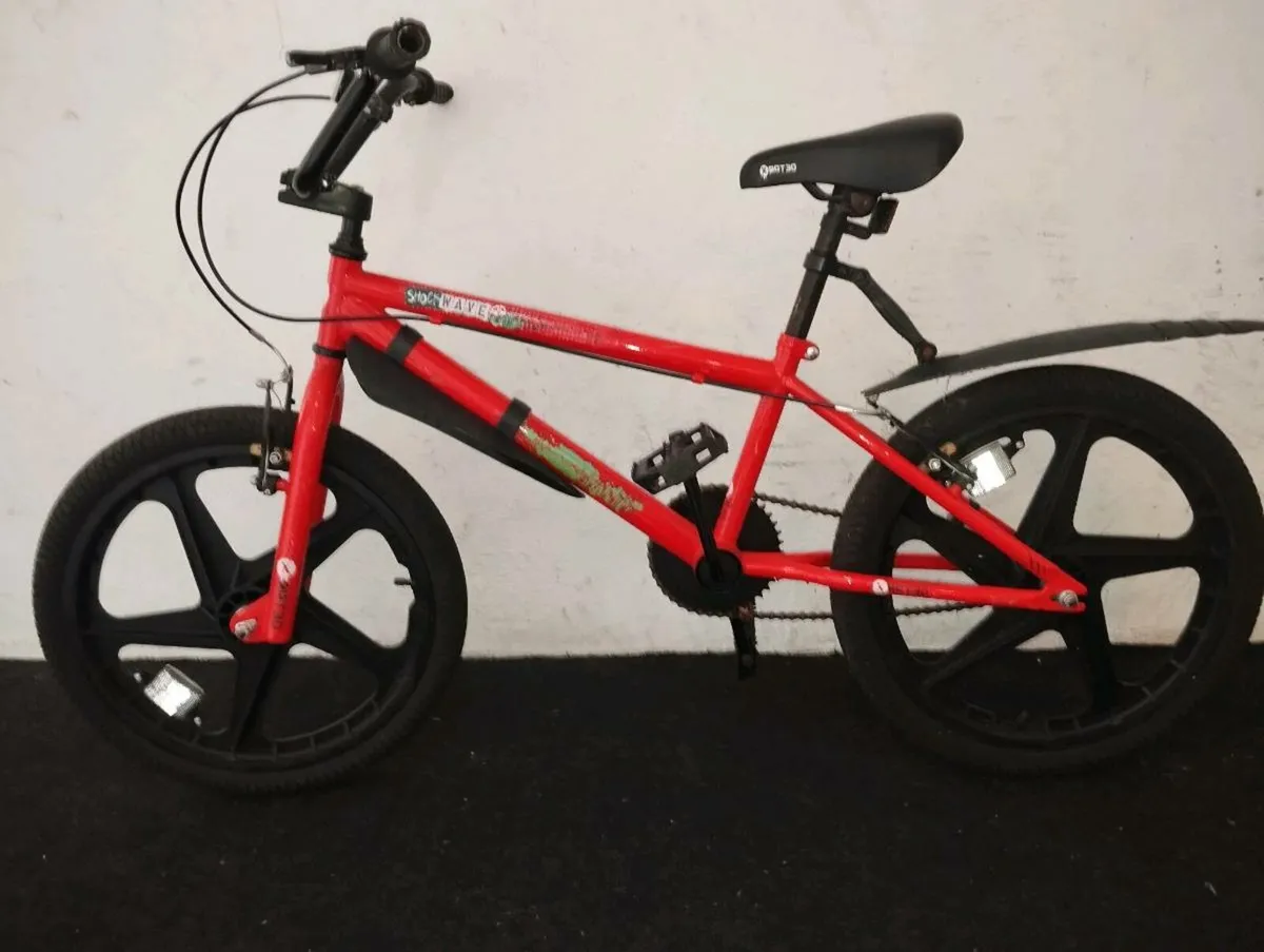 Boys 20inch BMX - Image 2