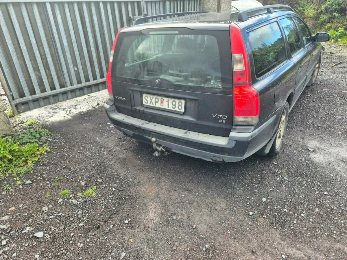 Volvo v70 - Image 1