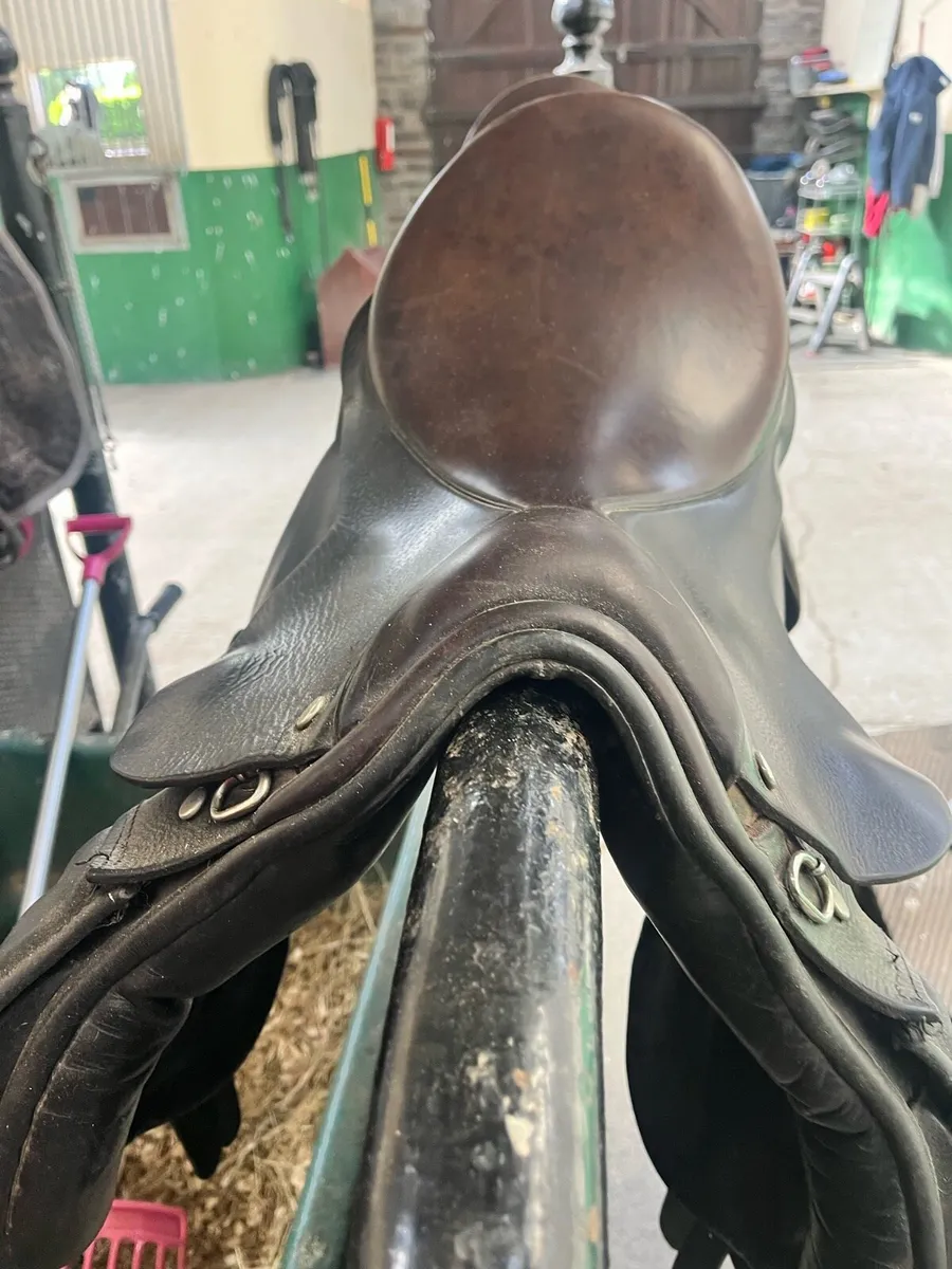 Lovely Goodwin saddle. 16 inch - Image 2