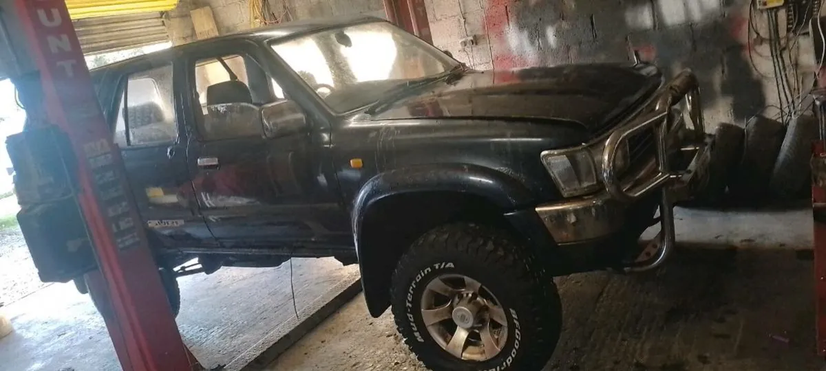 Toyota hilux surf +landcruiser 90s parts - Image 1