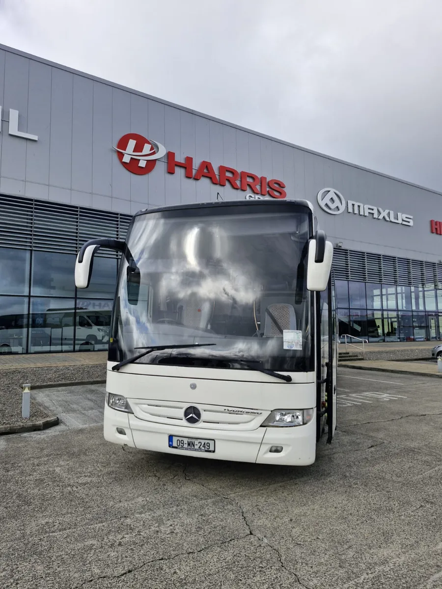 2009 Mercedes-Benz TOURISMO - Image 1