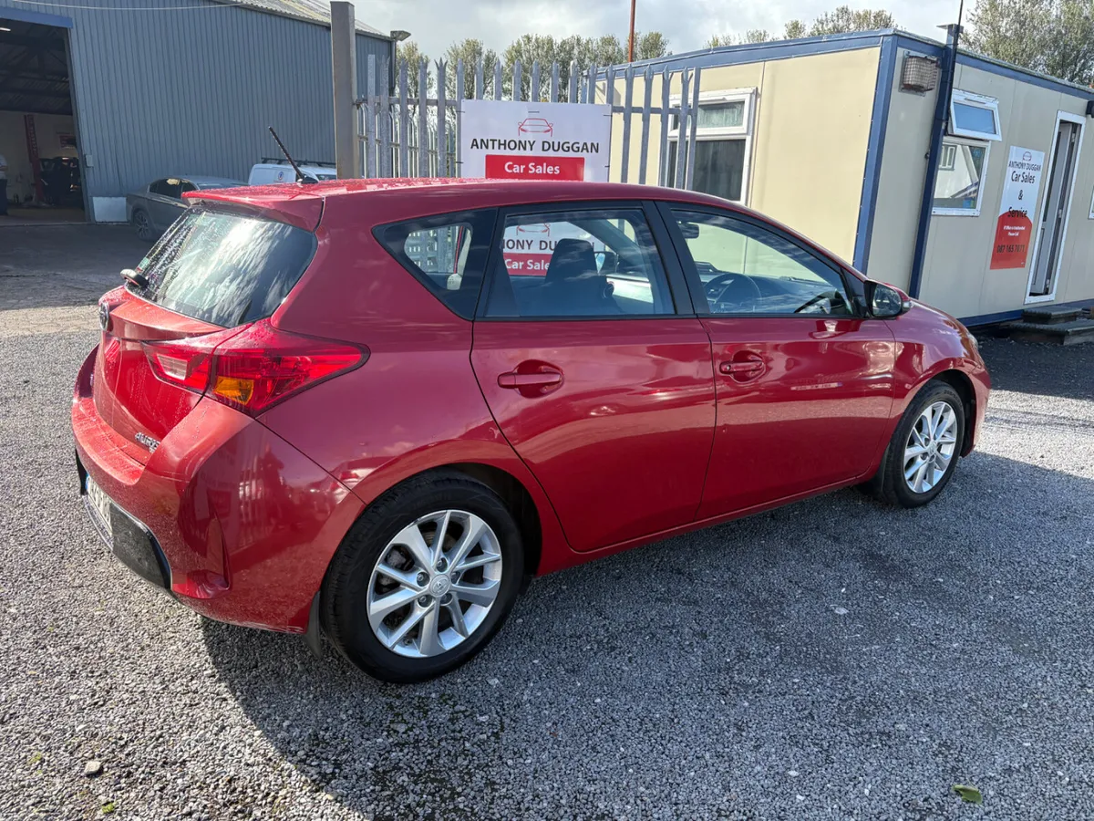 142 Toyota Auris 1.4D4D - Image 3