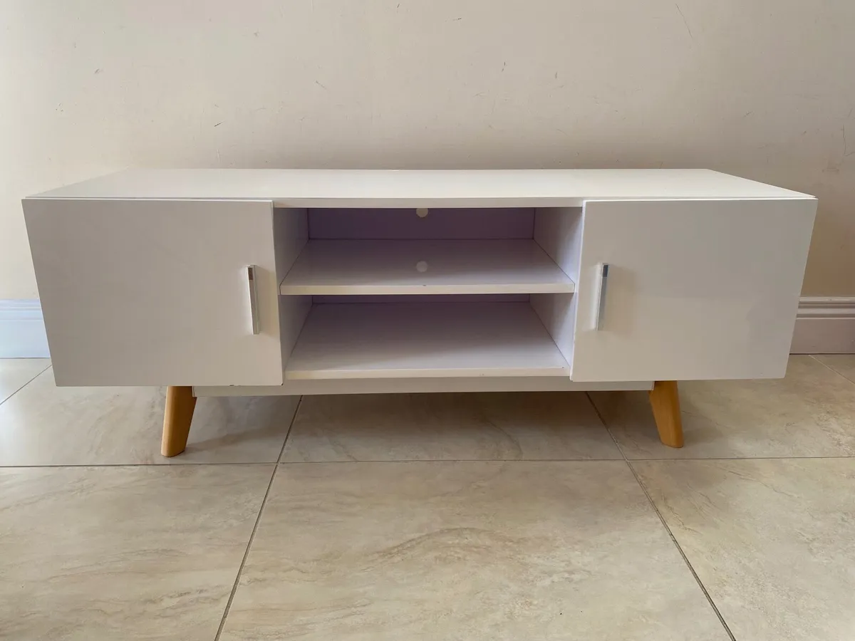 TV Unit - Image 3