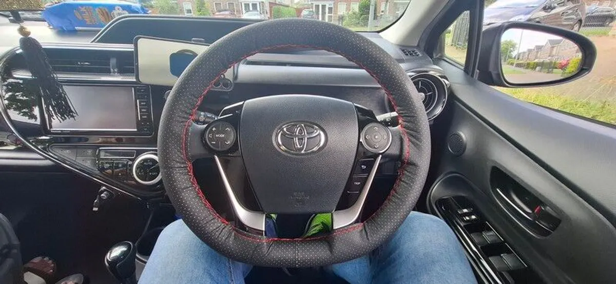 2018 Toyota Aqua - Image 2