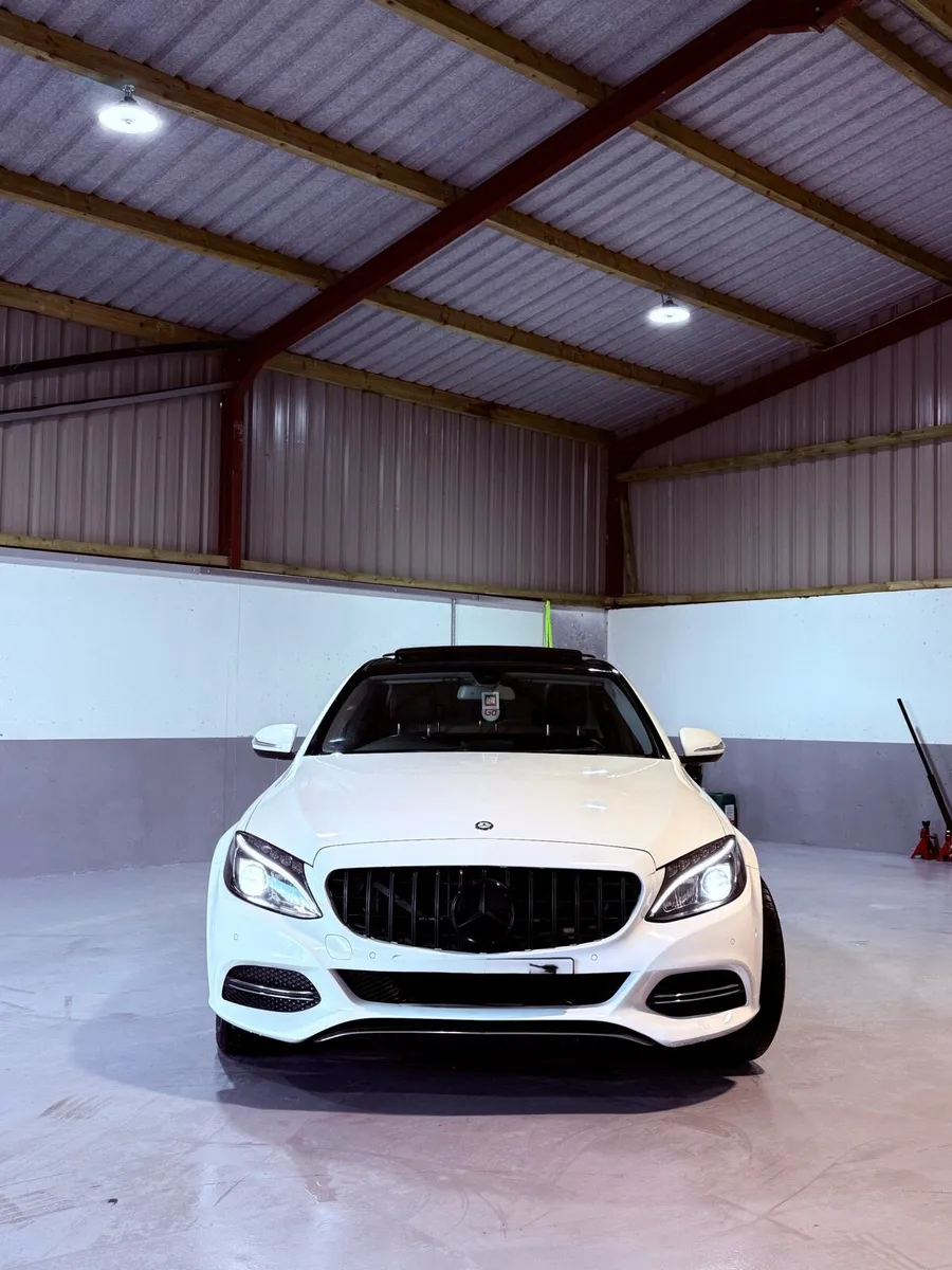MERCEDES C300 - Image 2