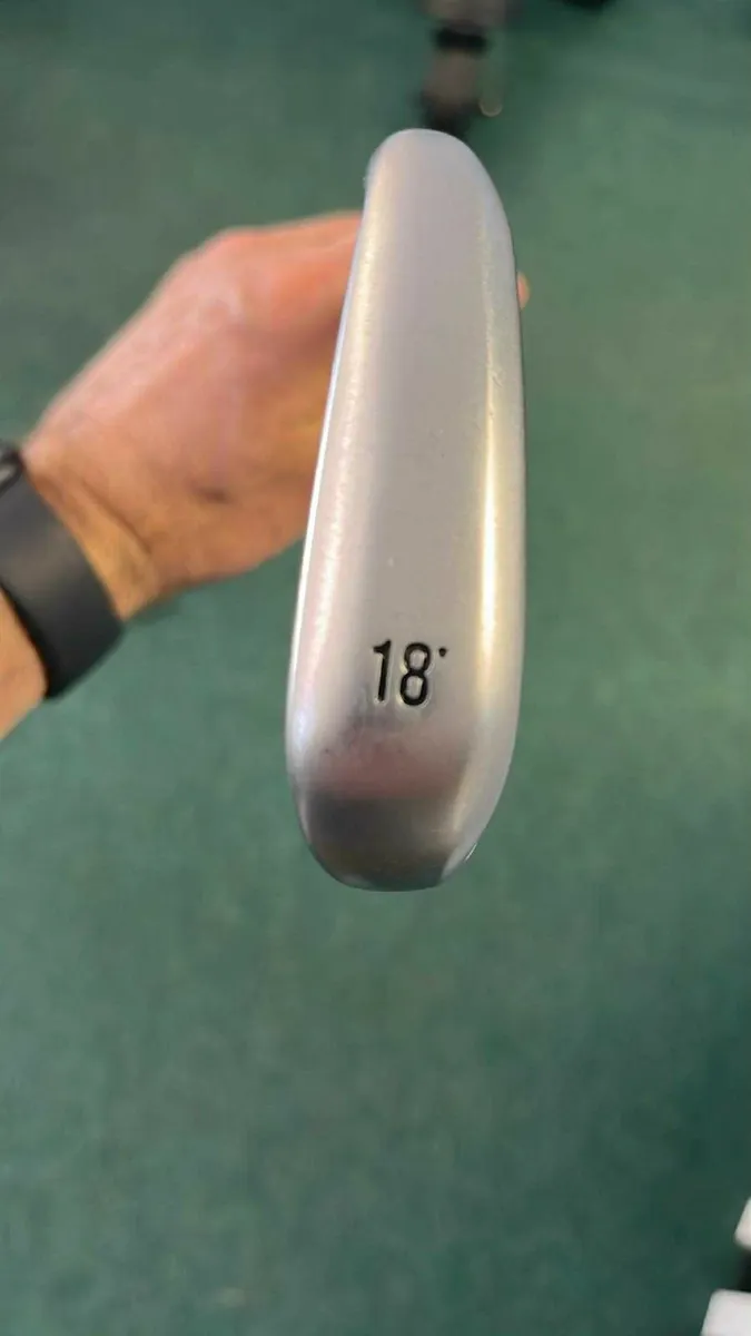 Callaway Apex UT 24 18' 2 Iron Stiff €289 Now €195 - Image 2