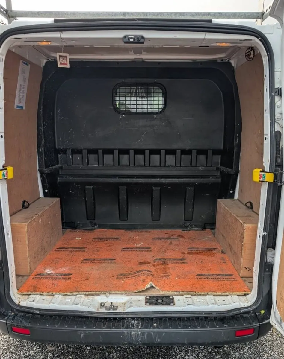 Ford Transit Custom 2018 - Image 4