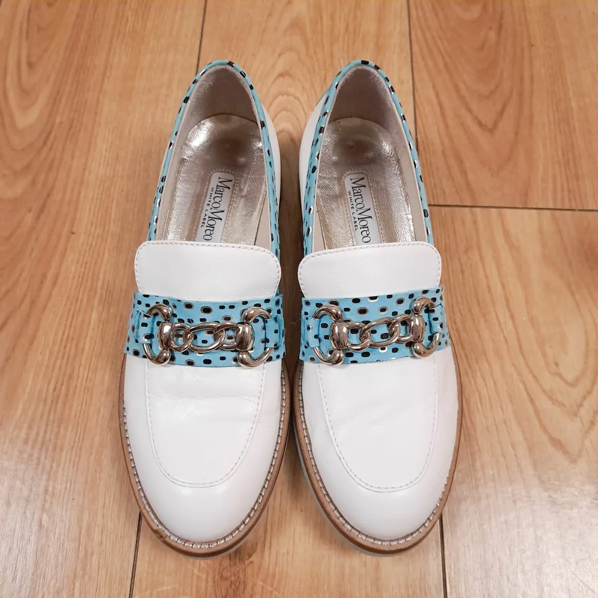 Marco Moreo White Blue Loafers Chain Detail 4.5UK - Image 2