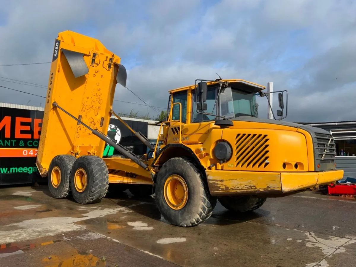 2002 VOLVO A25d SITE DUMP TRUCK.....25745 HOURS. - Image 4