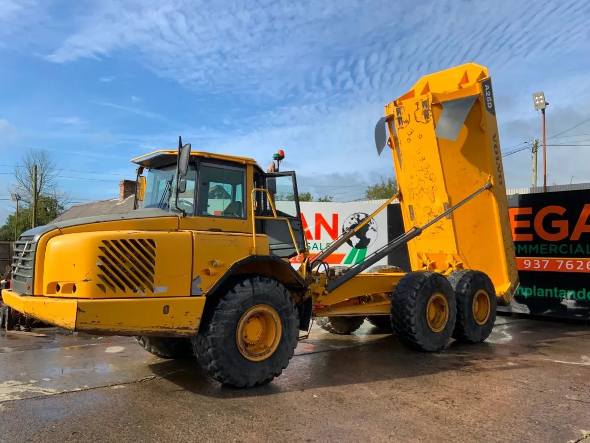 2002 VOLVO A25d SITE DUMP TRUCK.....25745 HOURS. - Image 1
