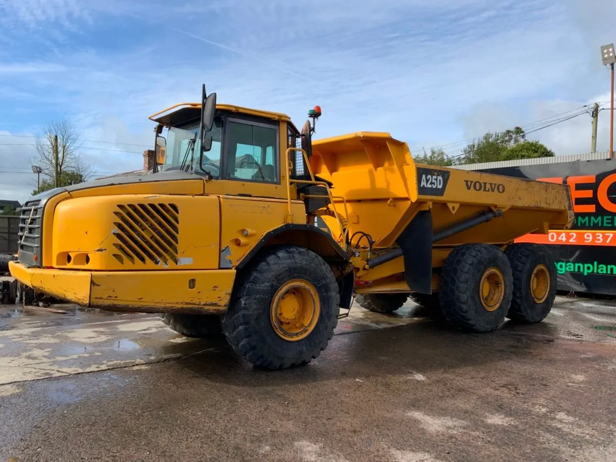 2002 VOLVO A25d SITE DUMP TRUCK.....25745 HOURS. - Image 3
