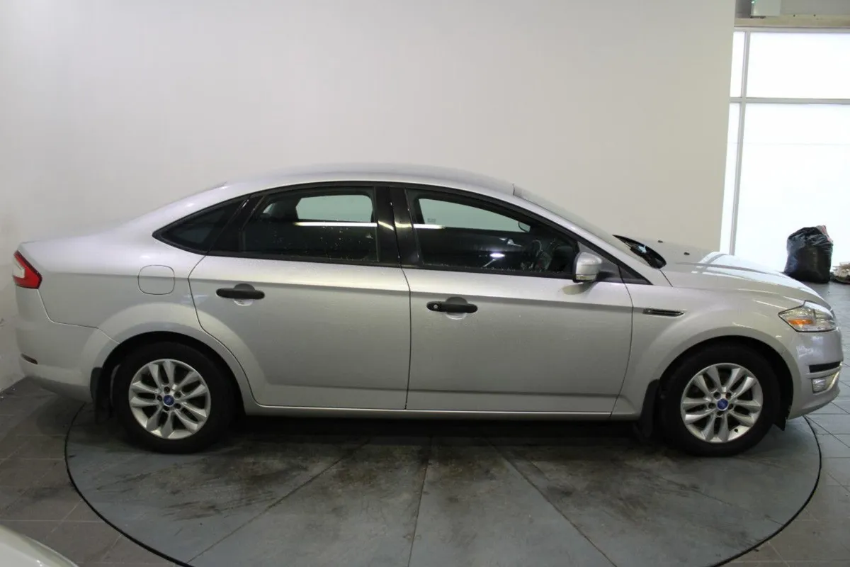 Ford Mondeo 1.6tdci 115PS Style - Image 3