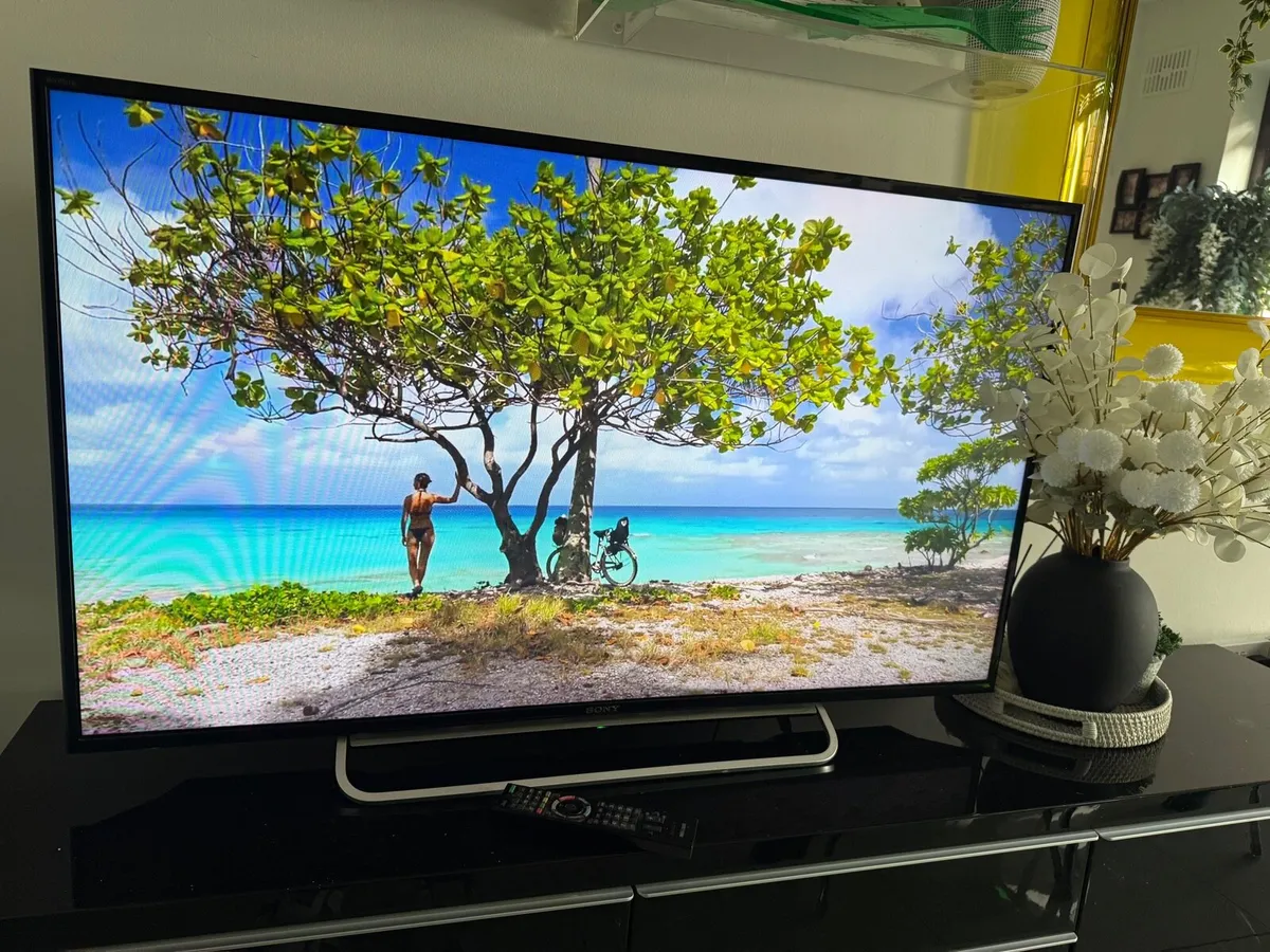 Sony SMART 48” tv in swords - Image 4
