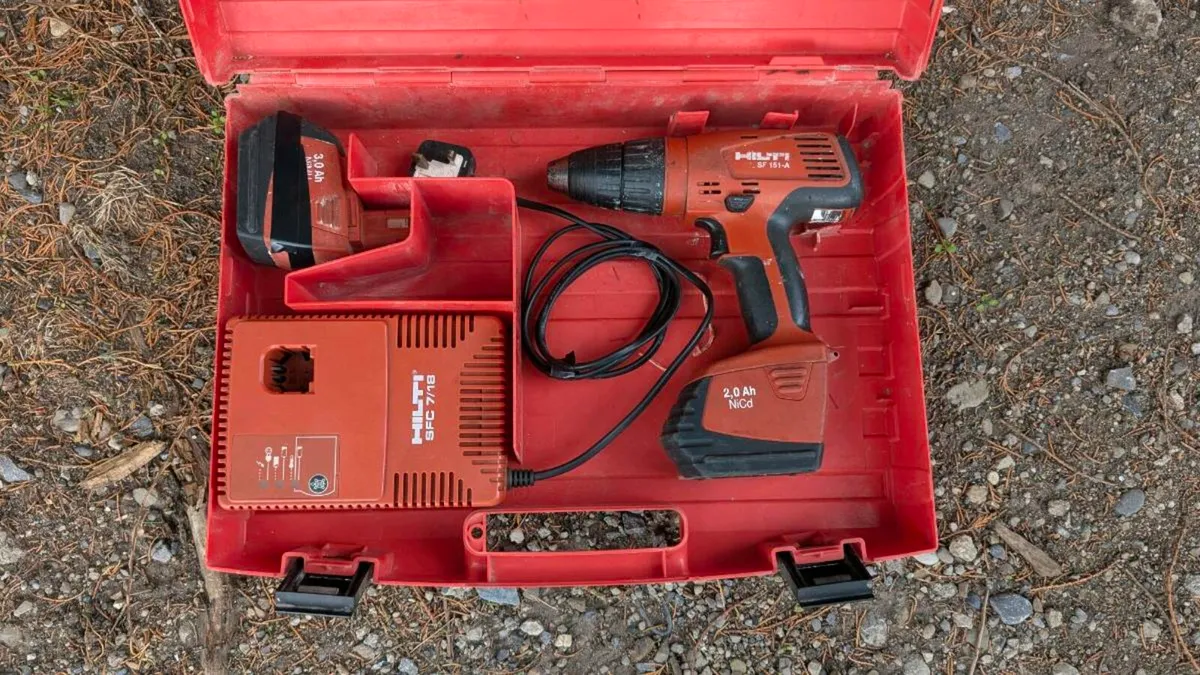 Hilti Cordless Drill Set 2 Batteries - Image 1