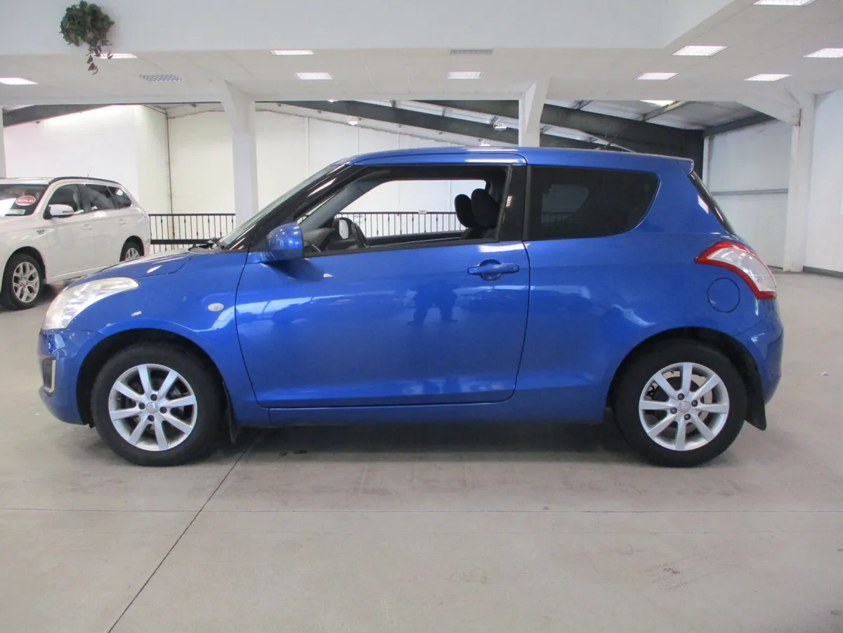 Suzuki Swift  1.2 PETROL GL 2015 - Image 1