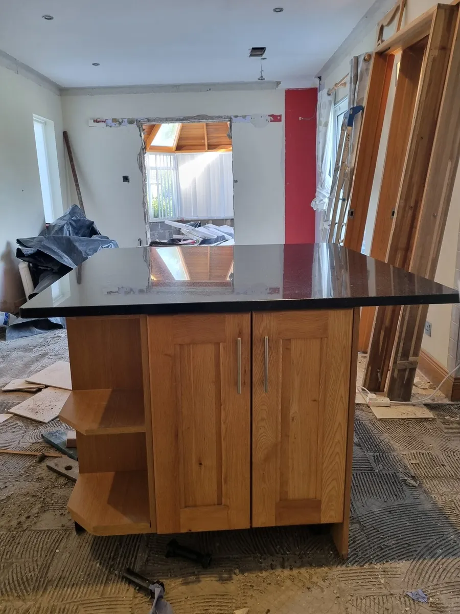 Kitchen island - Image 1