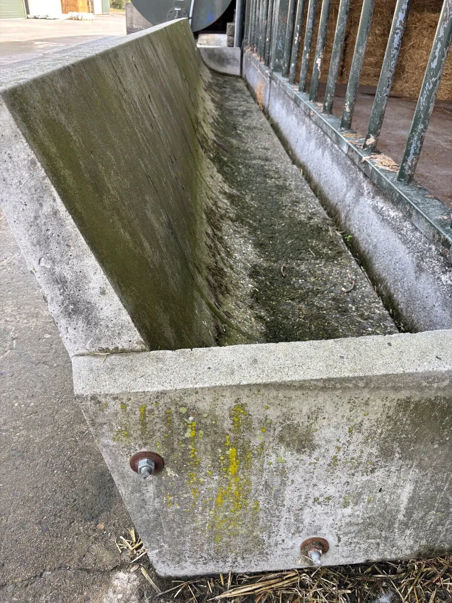 Concrete feed troughs - Image 2